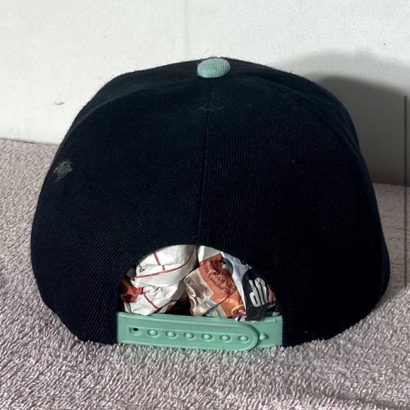 5/$25 Vintage Uh Snap Back Black Teal New York Snap Back Hat - Picture 4 of 11